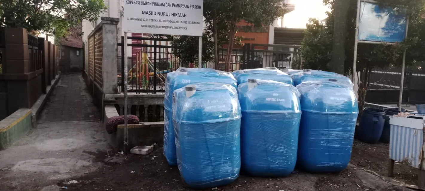 Pengiriman tangki IPAL Synera di lokasi pemasangan.